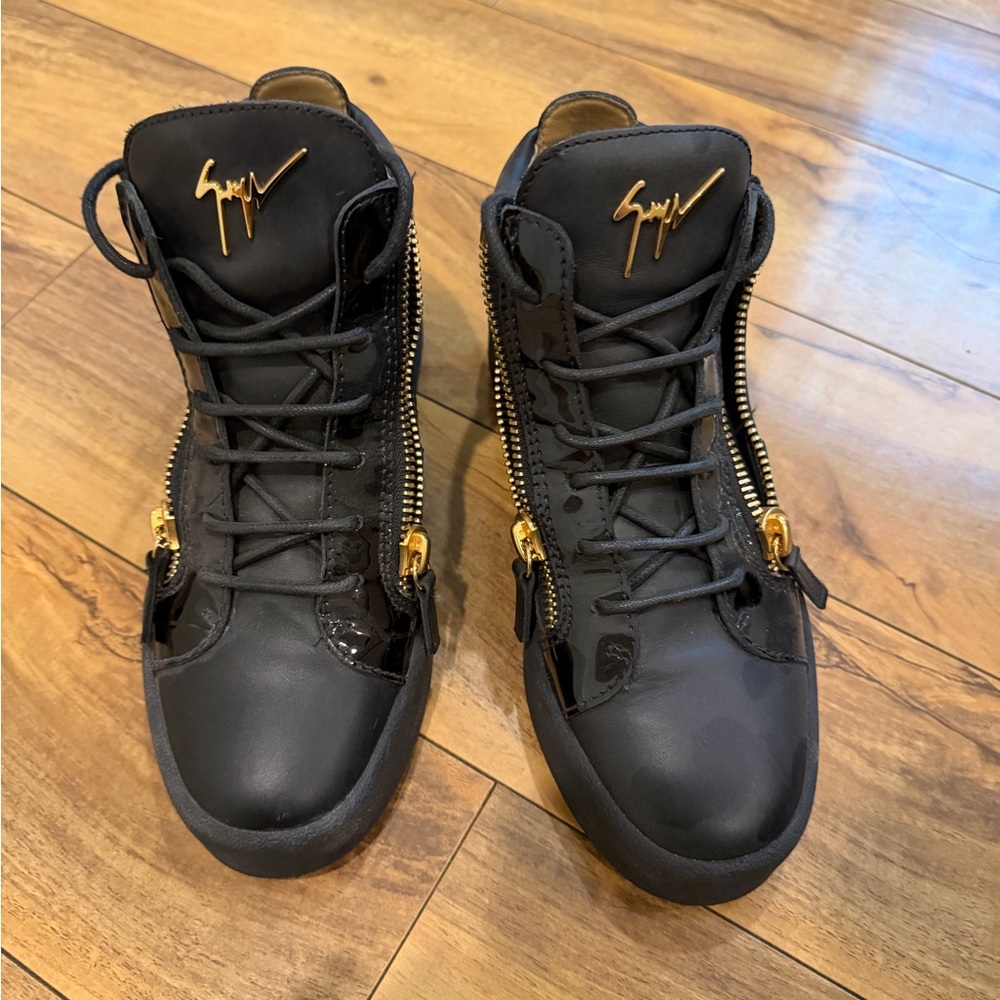 Giuseppe Zanotti Black and Gold Sneakers - Picture 2 of 3